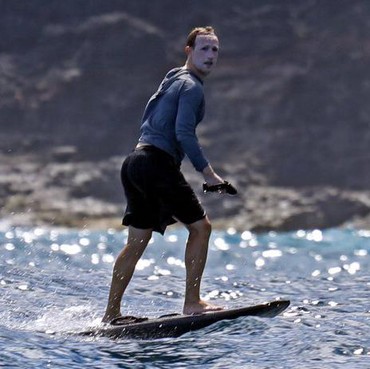 Gara-gara Sunblock Ketebalan, Wajah Mark Zuckerberg Disebut Mirip Joker