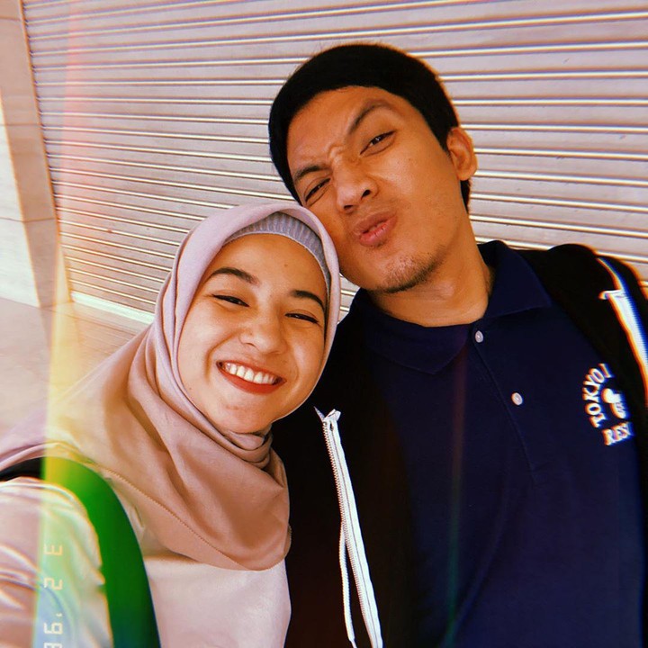 <p>Natasha Rizky memutuskan menikah dengan Desta di usia 19 tahun. Perbedaan usia 17 tahun tak menjadi masalah dalam pernikahan mereka. (Foto: Instagram @natasharizkynew)  </p>