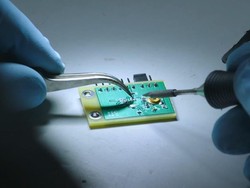 Elon Musk Akan Tanam Chip di Otak untuk Streaming Musik
