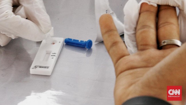 Kemenkes menegaskan belum ada pencabutan mengenai aturan dasar syarat hasil rapid test untuk seseorang yang hendak bepergian jauh ke luar kota.