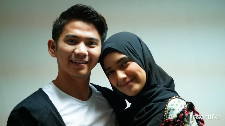 Menikah Hasil Taaruf, Ini 6 Foto Mesra Rizki DA dan Istri - Foto 1