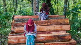 Internet Kendala PJJ, Guru Tak Bisa Kunjungi Semua Siswa