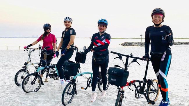 Gowes Sepeda  Brompton Hobi Kekinian Ibu ibu Saat Pandemi 