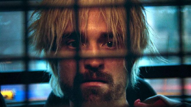 Review Good Time menilai, film ini menjadi titik balik dari karier akting Robert Pattinson dan menunjukkan talenta aktor itu yang sesungguhnya.