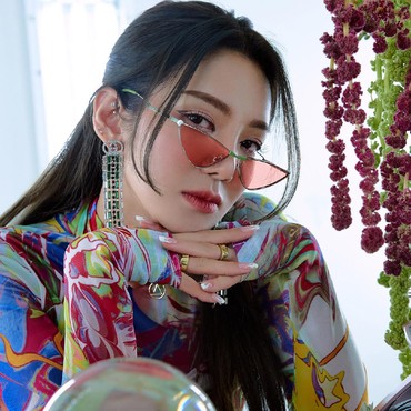 Lirik Lagu Dessert - Hyo