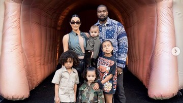 Kim Kardashian dan Kanye West sibuk dengan pekerjaan masing-masing