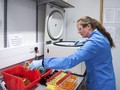 Sakit Aneh yang Tunda Uji Vaksin Oxford-AstraZeneca Terungkap