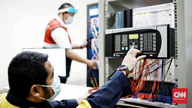 Masyarakat menyambut rencana pemerintah menghapus daya listrik 450 VA menjadi 900 VA. Asalkan, gratis dan tarif tetap sama.