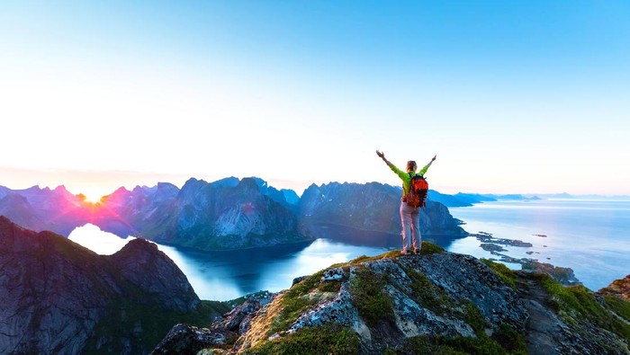 Tertarik Liburan Ke Negara yang Mempunyai Midnight Sun? Berikut Daftarnya!