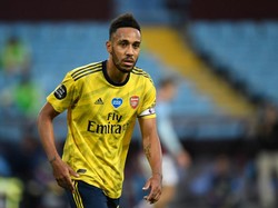 Aubameyang Tertawa, Habis Itu Gawang Arsenal Bobol... dan Kalah