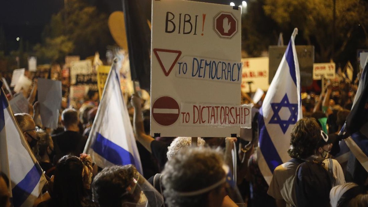 FOTO: Ricuh Demo Tuntut PM Israel Mundur