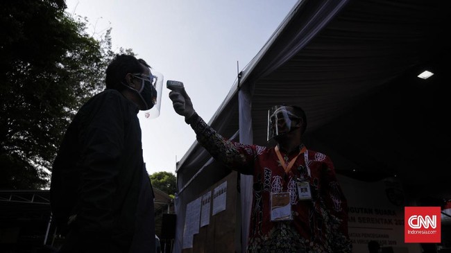 Kemenkes meminta KPU mendahulukan dan menyiapkan tempat dan bilik khusus bagi pemilih yang bersuhu tinggi.