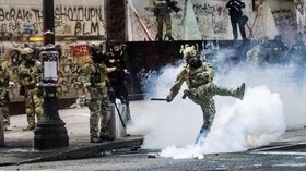 Demo Ricuh, Wali Kota Portland Ditembak Gas Air Mata