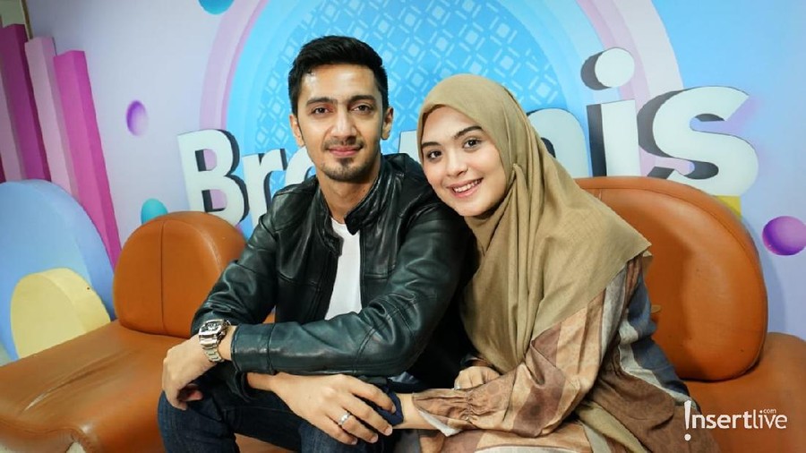 Vebby Palwinta & Razi Bawazier