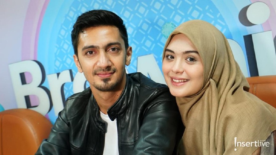 Vebby Palwinta & Razi Bawazier