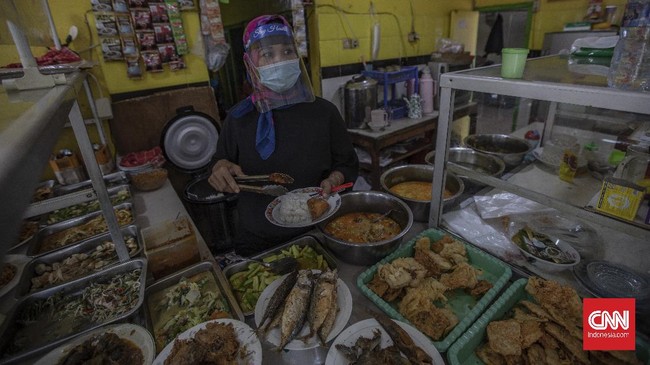 Koordinator Warteg Nusantara (Kowantara) mengingatkan tahu dan tempe berkontribusi sekitar 30 persen dari menu sehingga kenaikan harga bakal menambah beban.