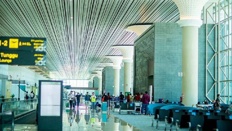 Trafik penumpang di Bandara Angkasa Pura I konsisten mengalami pertumbuhan sejak Mei hingga Juli 2020.