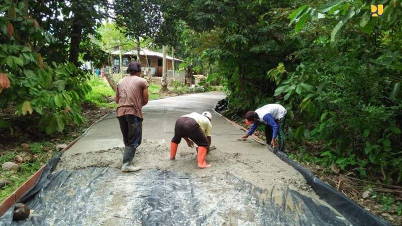 PUPR terus mempercepat penyaluran Program Padat Karya Tunai (PKT/cash for work) di tengah ketidakpastian perekonomian pada masa pandemi COVID-19.