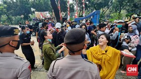 Pekerja Seni Demo Desak Anies Buka Tempat Hiburan Malam
