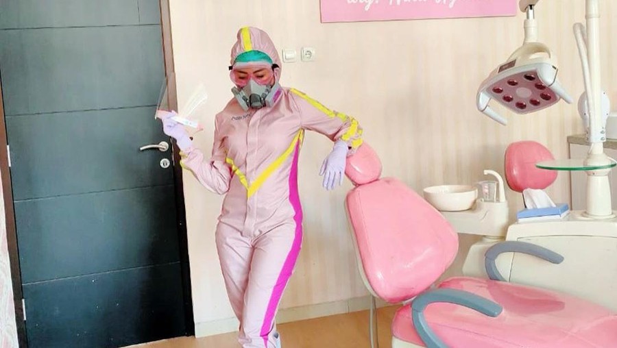 Dokter Gigi di Malang Viral Pakai APD Seksi