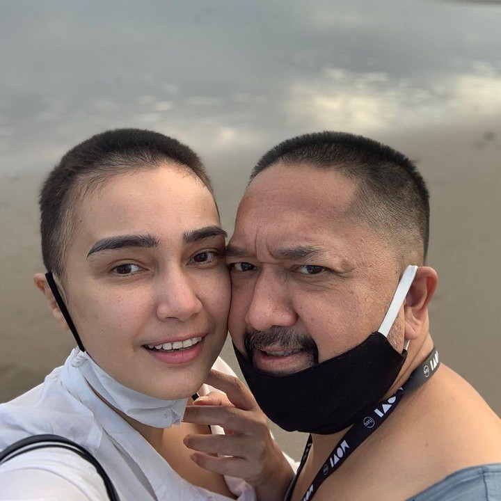 <div> Feby mengatakan, suaminya itu sengaja ikut mengubah penampilan biar kompak dengannya. (Foto: Instagram @febyfebiola)</div>