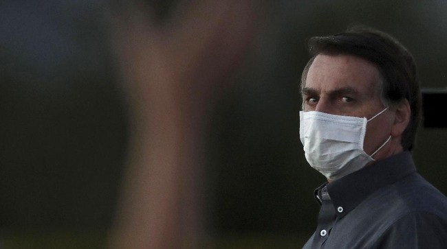 Ejs Presiden Brasil Jair Bolsonaro mengutuk aksi ribuan pendukungnya yang sempat mengepung Istana Kepresidenan hingga gedung parlemen di Ibu Kota Brasilia.