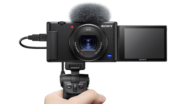 Sony luncurkan kamera poket ZV-1 yang disebut meluncur untuk menantang kamera handphone (hp) dan dilego Rp10 juta.