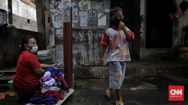Anggota Tim Pakar Satgas Covid-19 menyebut klaster permukiman  saat ini menjadi penyumbang angka positif terbanyak di Provinsi Jawa Timur dan DKI Jakarta.