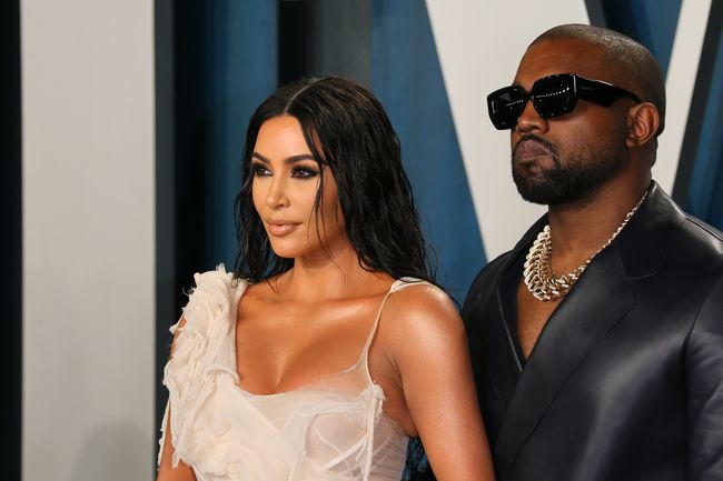 Terkuak Alasan Kim Kardashian Dan Kanye West Cerai [ 523 x 700 Pixel ]