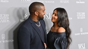 Kim Kardashian Disebut Resmi Gugat Cerai Kanye West