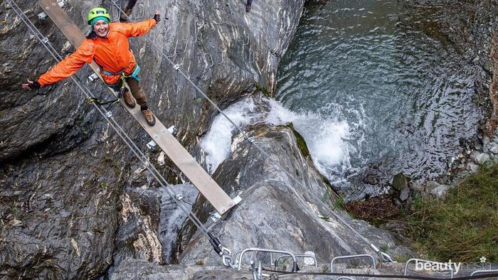 Panjat Tebing Jadi Olahraga Favorit 5 Seleb Wanita Ini, Keren!