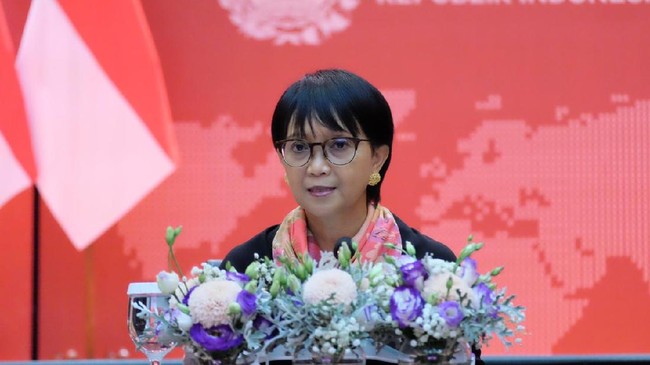 Menlu RI Retno Marsudi mengatakan kerja sama vaksin virus corona dengan China tidak akan mempengaruhi posisi Indonesia di Laut China Selatan (LCS).
