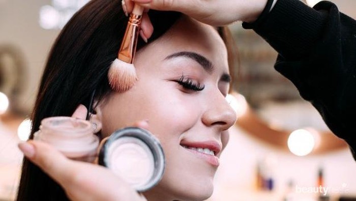 Tips Atasi Iritasi Saat Menggunakan Makeup Bagi Kulit Sensitif