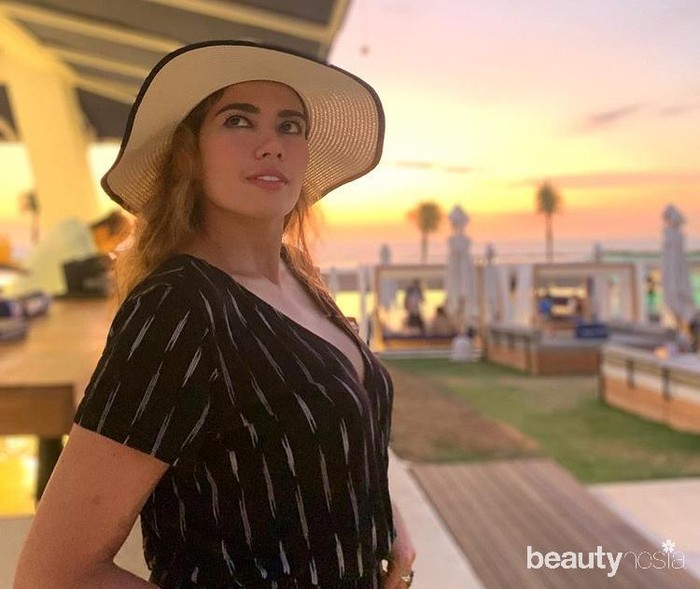 Model berdarah Inggris dan Indonesia-Arab jarang terkena berita miring. Warganet menyebut Catherine adalah sosok yang ramah dan murah senyum. (Foto: instagram.com/cathrinewilson/)
