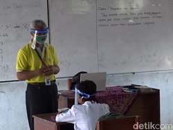 Video Dimas yang Rela Sekolah Sendirian karena Tak Punya Ponsel