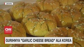 VIDEO: Gurihnya 'Garlic Cheese Bread' Ala Korea