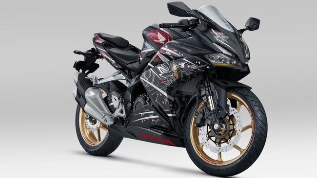 Honda CBR250RR bersaing dengan Kawasaki Ninja250 hingga Yamaha R25 di Indonesia.