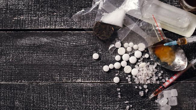 Menurut psikolog forensik, ada sejumlah hal yang menyebabkan pecandu kembali terjerat dengan narkoba seperti pada kasus Reza Artamevia.