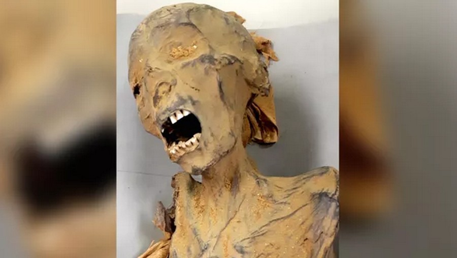 Mumi 'Screaming Mummy' yang meninggal dengan keadaan mulut terbuka lebar.