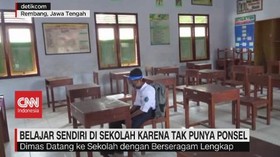 VIDEO: Belajar Sendiri di Sekolah Karena Tak Punya Ponsel