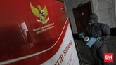 FOTO: Sterilisasi Gedung MK di Zona Merah Corona Gedung Mahkamah Konstitusi (MK) di Jakarta Pusat berada di kawasan zona merah virus corona berdasarkan data analisis Satgas Covid-19 hingga 19 Juli.