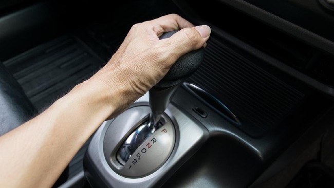 Memilih mobil bekas tak bisa sembarangan, apalagi untuk mobil matic. Berikut ini 5 tips memilih mobil matic bekas agar tidak salah pilih.