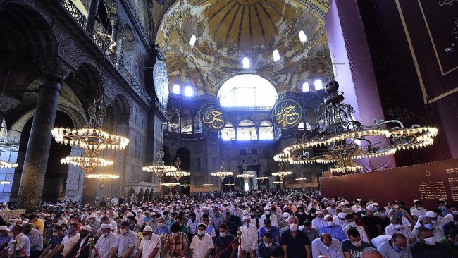 Hagia Sophia menjadi klaster baru penyebaran virus corona setelah dibuka kembali menjadi masjid oleh Presiden Turki Recep Tayyip Erdogan.