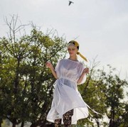 Jaga Tampilan Tetap Trendi Saat Cuaca Panas dengan Outift Ini