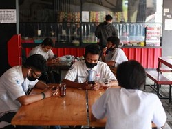 Inspiratif! Kafe Ini Tawarkan Wifi Gratis untuk Siswa yang Belajar Daring