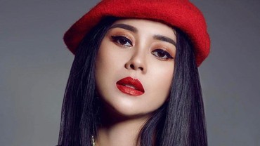 img-title Aura Kasih Pilih Cerai karena Tak Sanggup Hubungan Jarak Jauh dari Suami