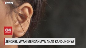 VIDEO: Jengkel, Ayah Tega Menganiaya Anak Kandungnya