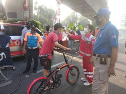 Masuk Kawasan CFD JLNT Antasari, Warga Dicek Suhu Tubuhnya
