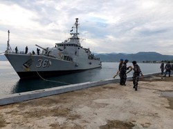Jaga Laut NKRI, 2 Kapal Perang TNI AL Bersandar di Pelabuhan Mamuju