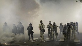 FOTO: Agen Suruhan Trump untuk Hadapi Pendemo Antirasisme